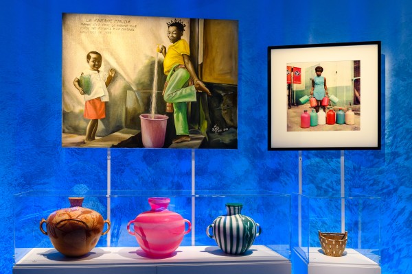 Image Nieuwe tentoonstelling Tropenmuseum zet relatiestatus met plastic op ‘het is ingewikkeld’